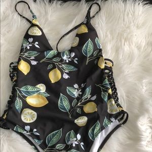Swim suit one piece